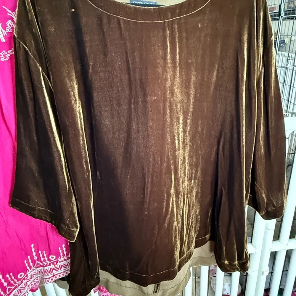Eileen Fisher green/gold velvet Boxy Short Sleeve T-Shirt - Picture 2 of 7
